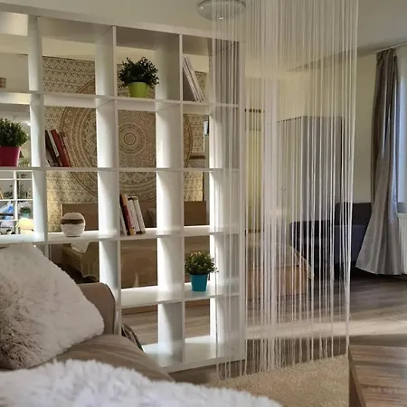 Eletvirag Rezidencia Es Vendeglak Apartment *