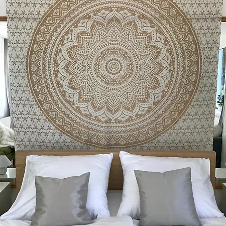 Eletvirag Rezidencia Es Vendeglak Apartment *