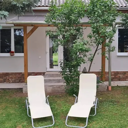 Eletvirag Rezidencia Es Vendeglak Apartment *