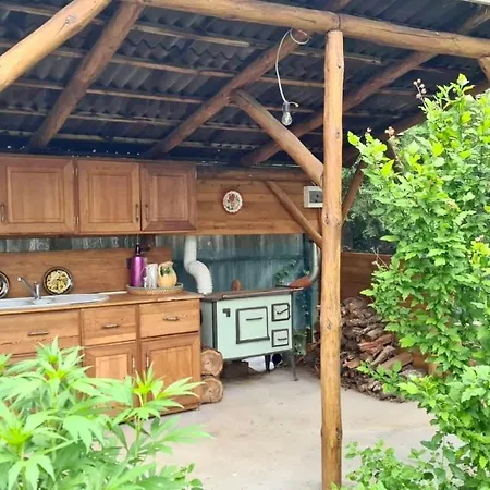 Eletvirag Rezidencia Es Vendeglak Apartment