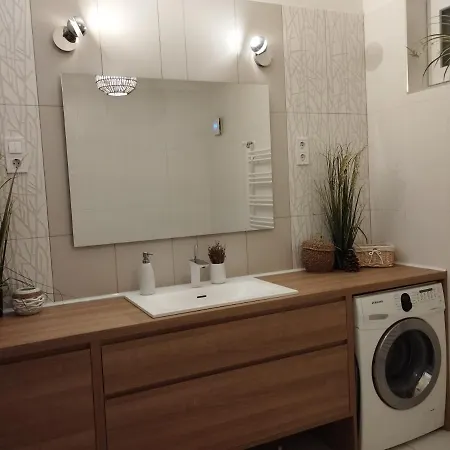 Apartment Eletvirag Rezidencia Es Vendeglak