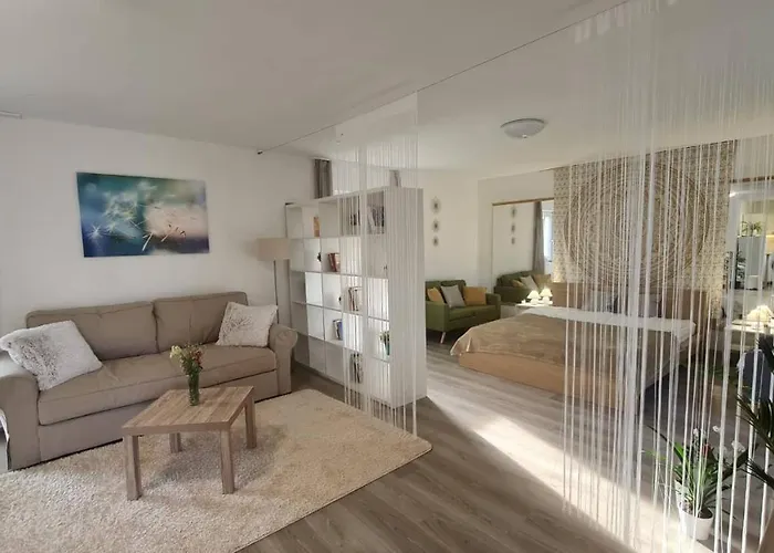 Eletvirag Rezidencia Es Vendeglak Apartament