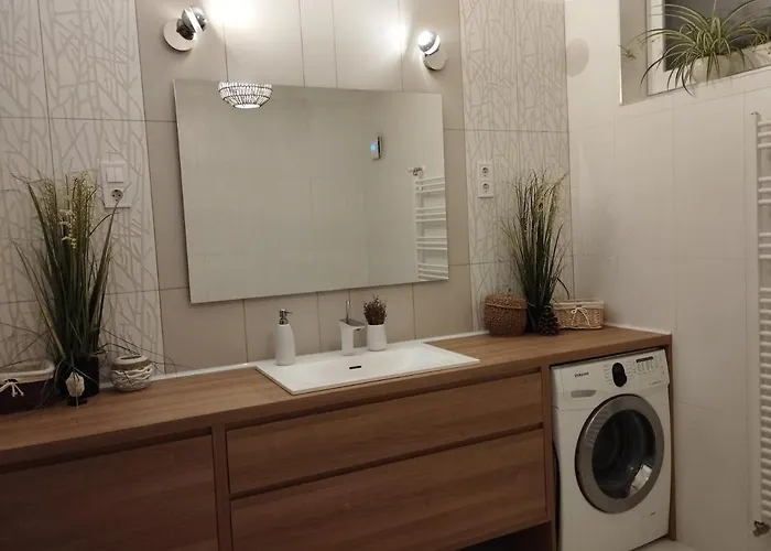 Apartament Eletvirag Rezidencia Es Vendeglak